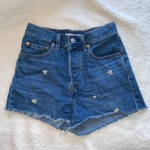 Levi’s Ribcage Floral Shorts